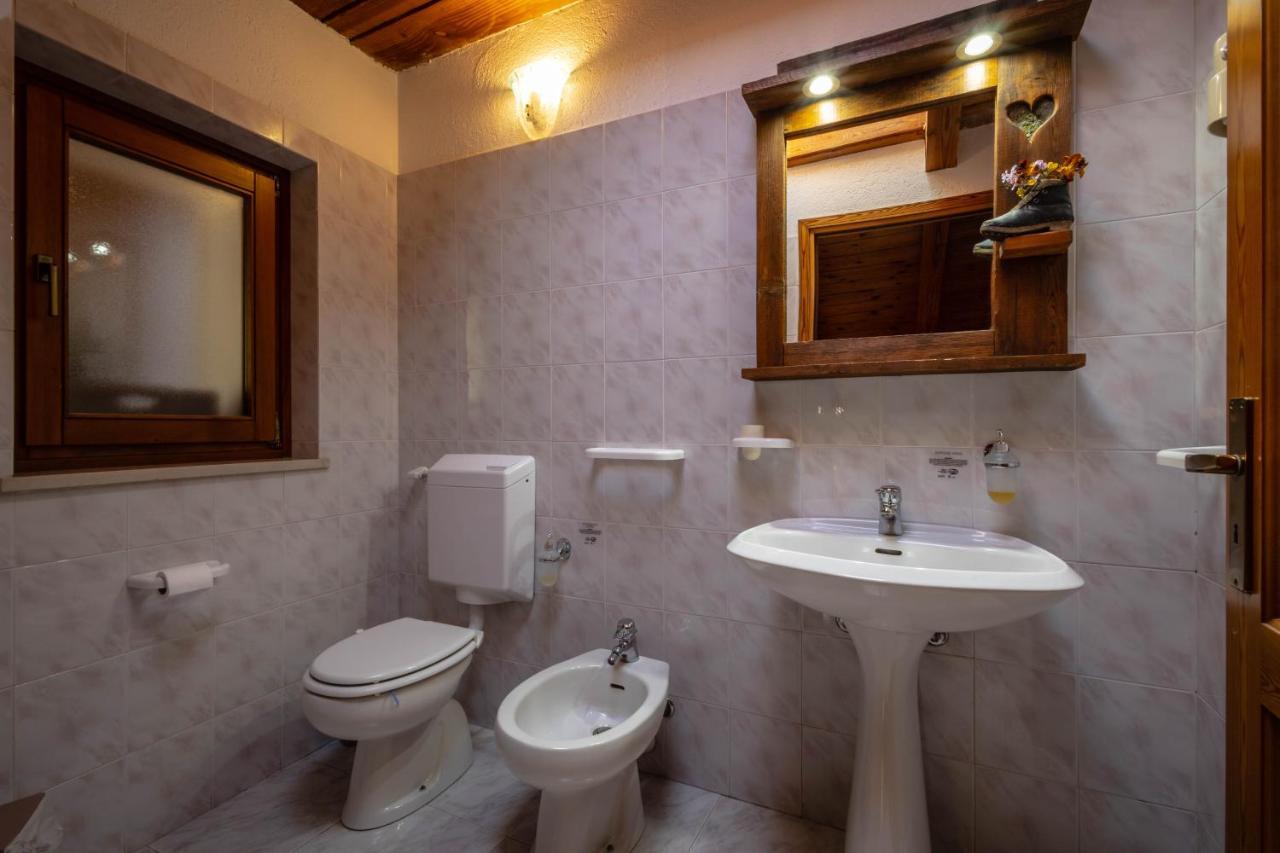Le Vieux Noyer - Appartamenti Al Verde Villaggio Di Rumiod Сен-Пьер Экстерьер фото