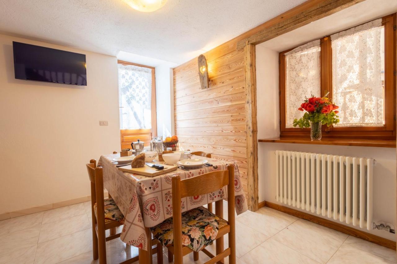 Le Vieux Noyer - Appartamenti Al Verde Villaggio Di Rumiod Сен-Пьер Экстерьер фото