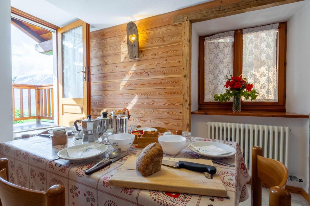 Le Vieux Noyer - Appartamenti Al Verde Villaggio Di Rumiod Сен-Пьер Экстерьер фото