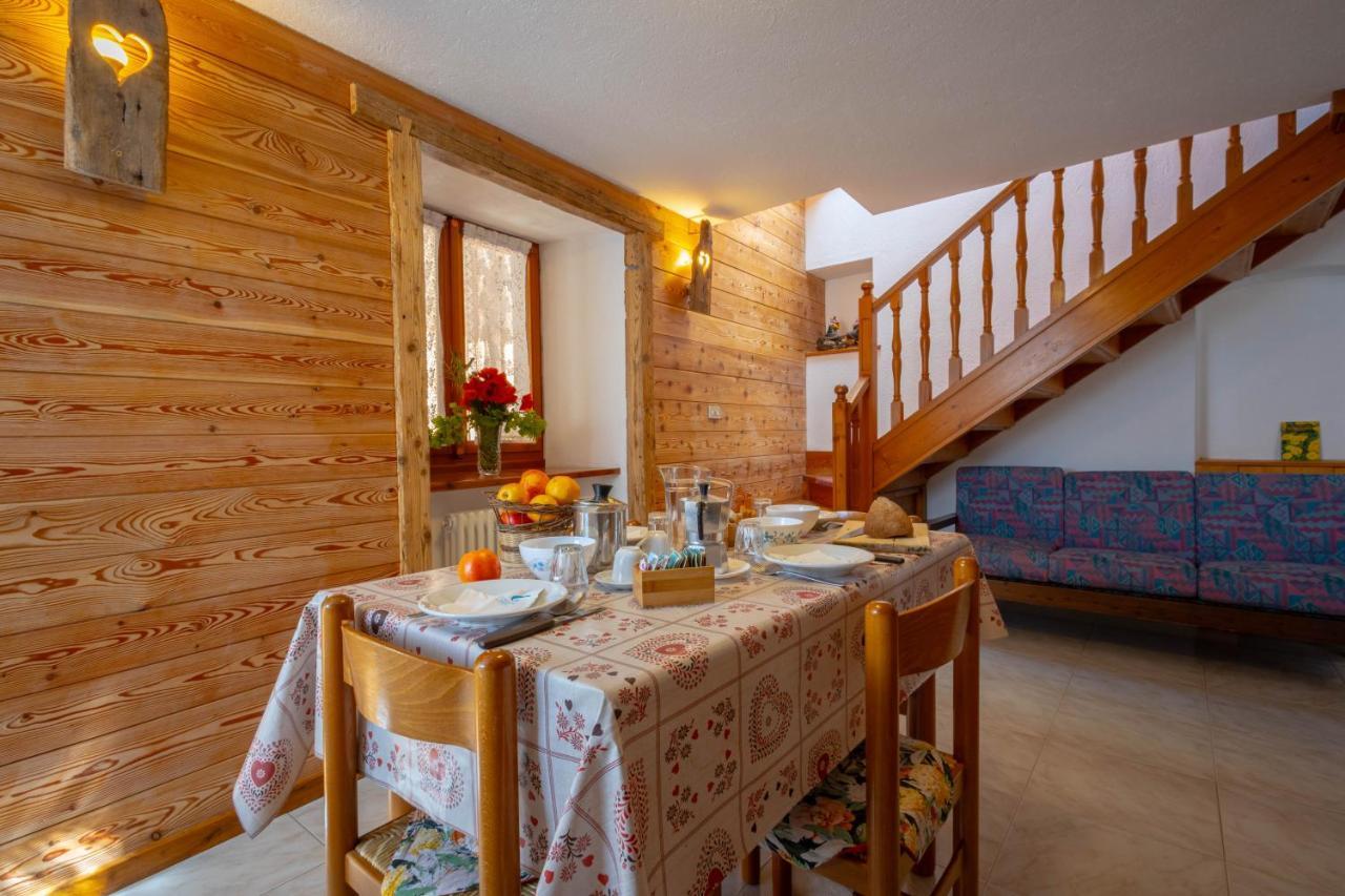 Le Vieux Noyer - Appartamenti Al Verde Villaggio Di Rumiod Сен-Пьер Экстерьер фото