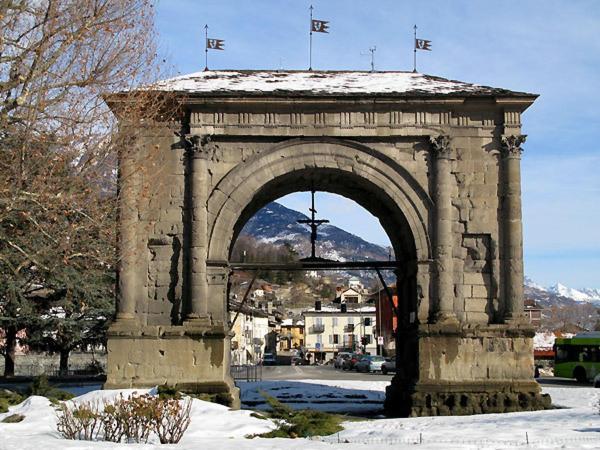 Le Vieux Noyer - Appartamenti Al Verde Villaggio Di Rumiod Сен-Пьер Экстерьер фото