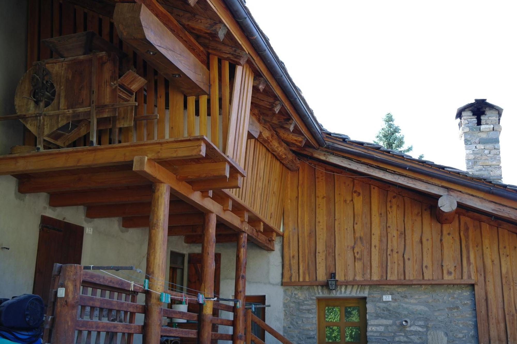 Le Vieux Noyer - Appartamenti Al Verde Villaggio Di Rumiod Сен-Пьер Экстерьер фото