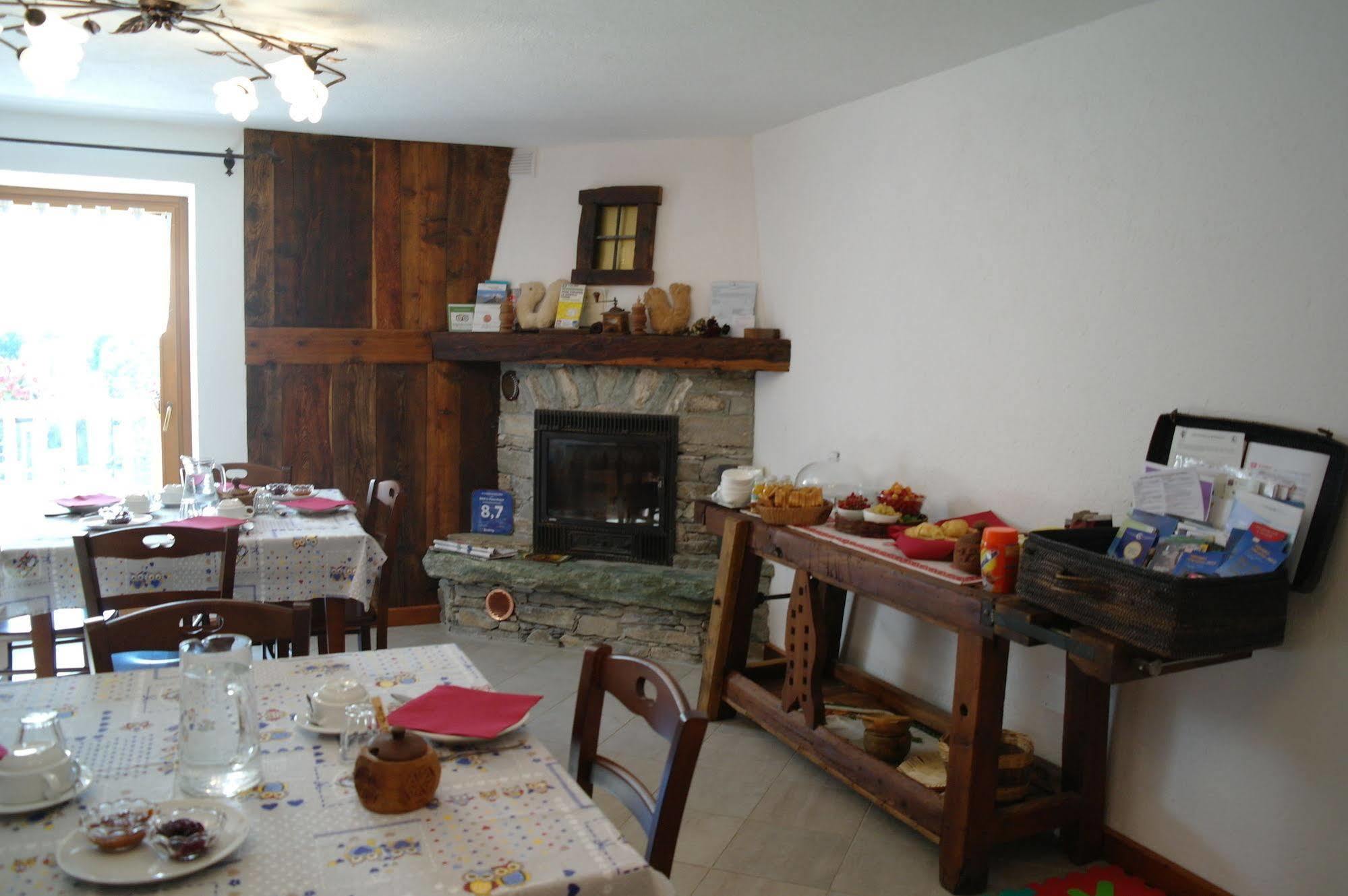 Le Vieux Noyer - Appartamenti Al Verde Villaggio Di Rumiod Сен-Пьер Экстерьер фото